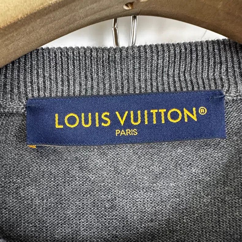 Louis Vuitton Louis Vuitton Grey Dog Paw intarsia jacquard knit logo sho Size US S / EU 44-46 / 1 - 4 Thumbnail