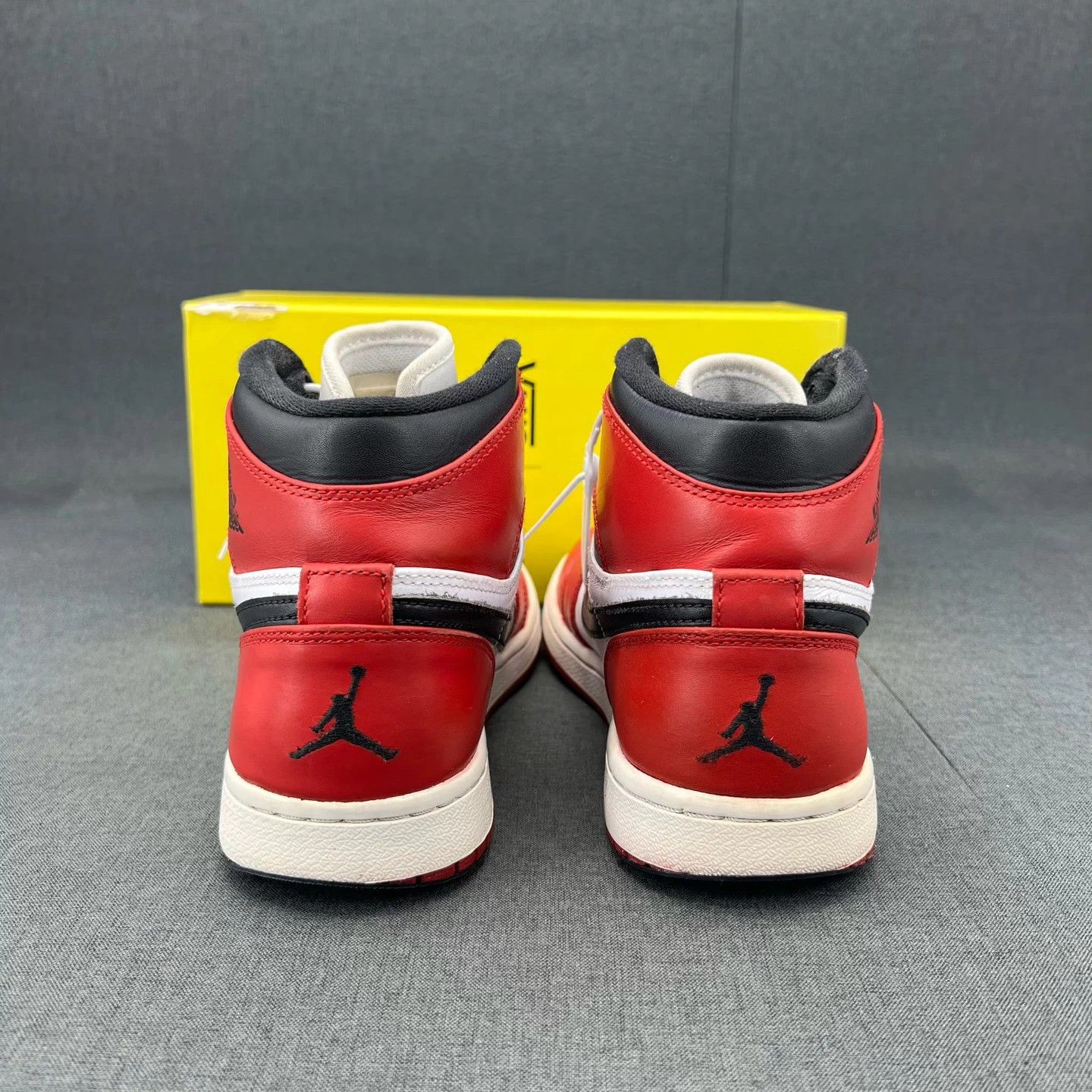 Nike Air Jordan 1 Chicago 2013 sz 42 w/ box Size US 8.5 / EU 41-42 - 5 Thumbnail