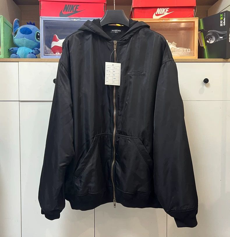 Balenciaga Balenciaga 3B Sports Icon black embroidered nylon satin zi Size US XS / EU 42 / 0 - 1 Thumbnail