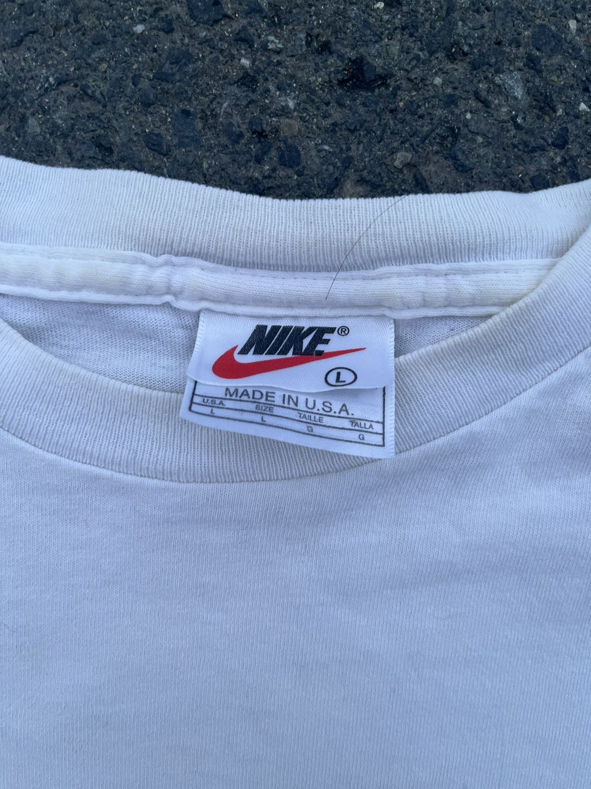 Nike × Vintage Vintage 90s Nike Centre Swoosh T-Shirt Size US L / EU 52-54 / 3 - 2 Thumbnail