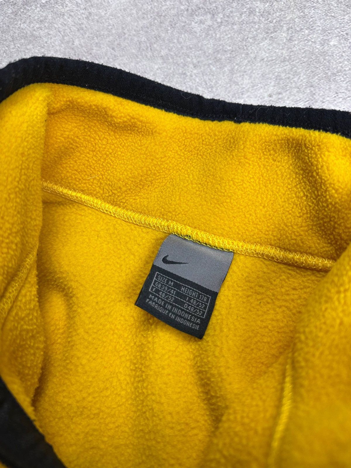 Nike Vintage Nike Yellow Fleece Retro Y2K Sherpa Jacket M Size US M / EU 48-50 / 2 - 6 Thumbnail