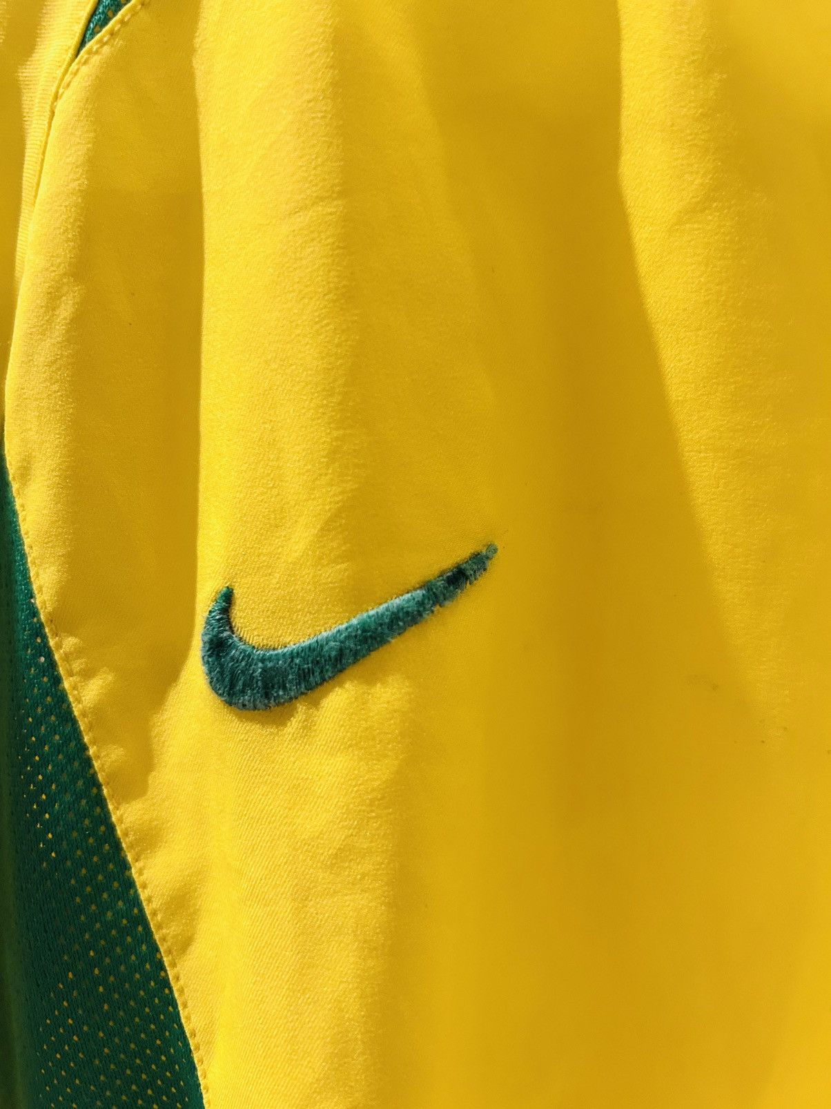 Nike Brazil 2002 home jersey Size US M / EU 48-50 / 2 - 4 Thumbnail