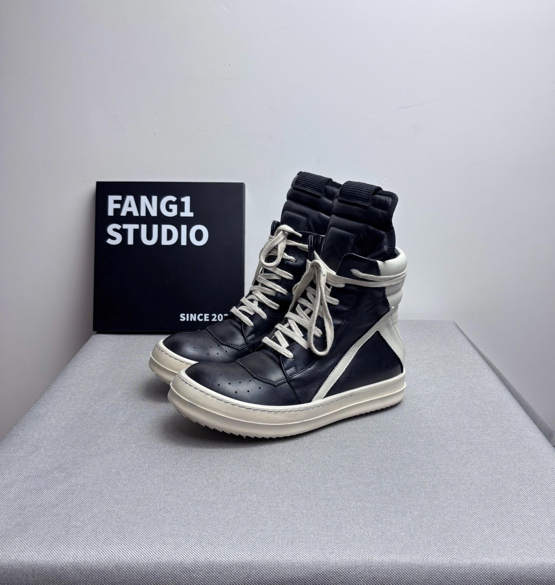 Rick Owens Rick Owens Leather Black Hitop Sneakers us_5 Women Size US 5 / IT 35 - 1 Thumbnail