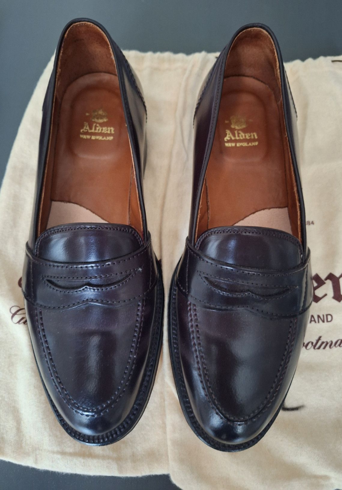 Alden 684 full strap loafers in color #8 cordovan Size US 9 / EU 42 - 2 Thumbnail