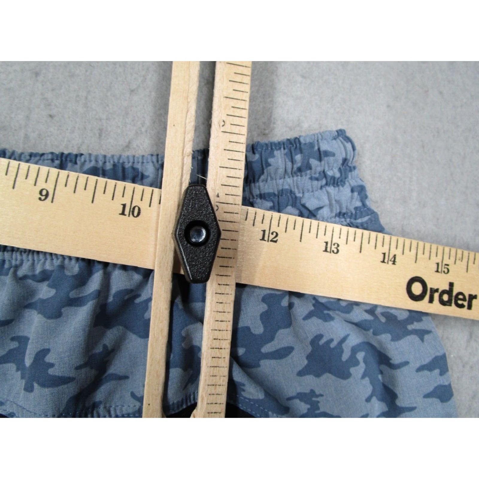 Lululemon Lululemon Shorts Mens Medium Blue Camo Linerless 10" Casual Beach Yoga Stretch Size US 31 - 6 Thumbnail