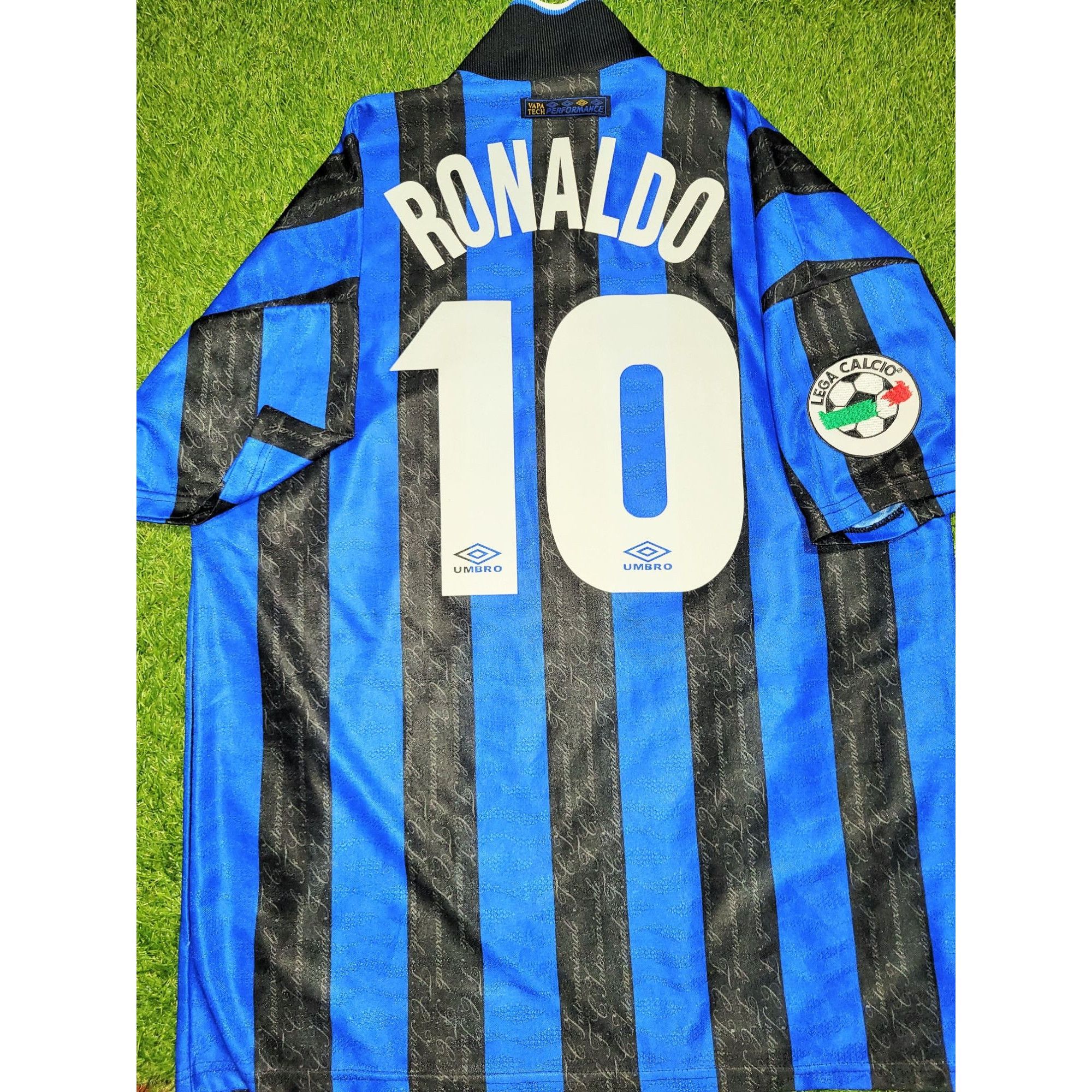 image of Ronaldo Inter Milan 1997 1998 Debut Umbro Soccer Jersey XL in Blue, Men's