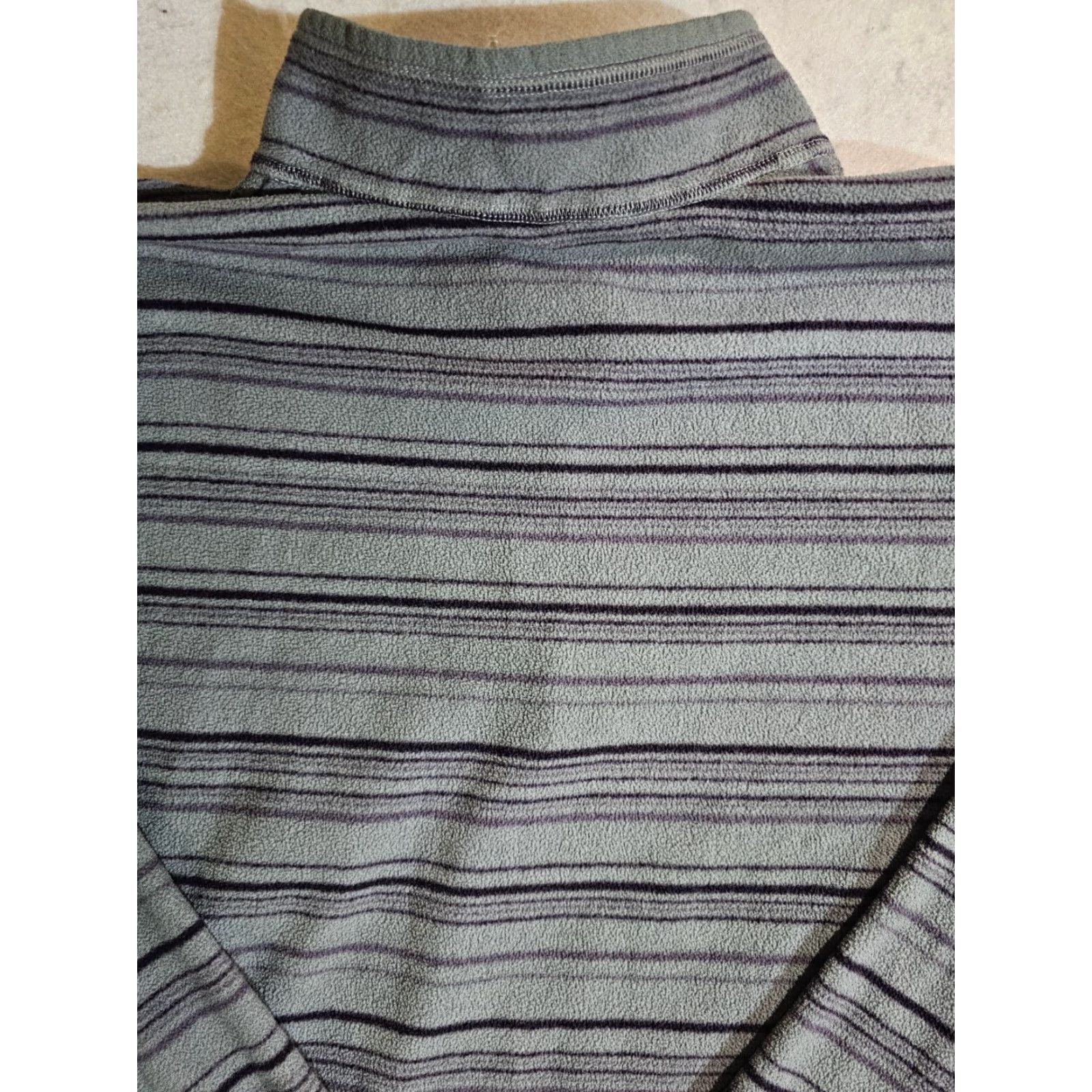 The North Face The North Face 1/4 Zip Pullover Fleece Jacket Mens Large Gray And Purple Stripe Size US L / EU 52-54 / 3 - 7 Thumbnail