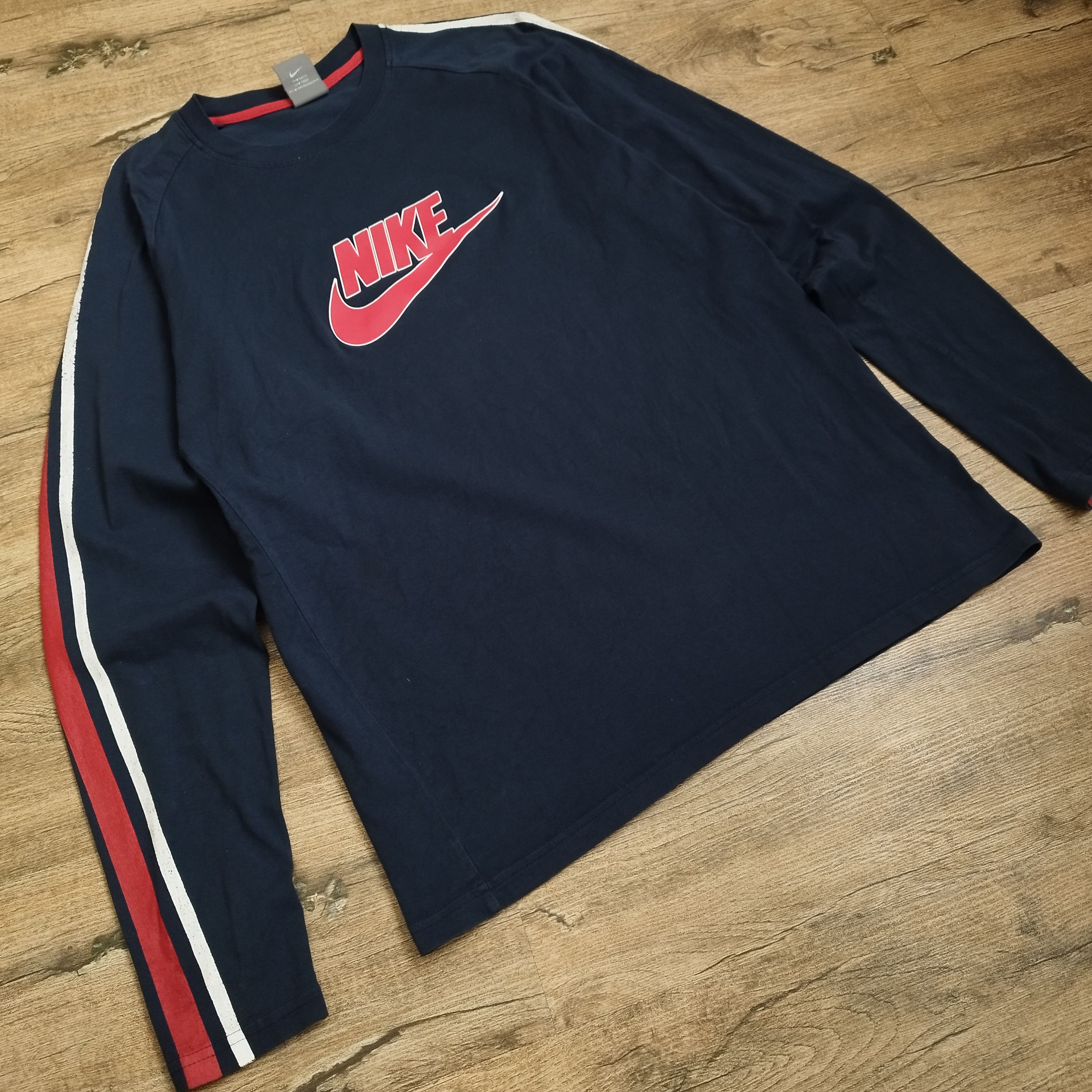 Nike Vintage Nike Big Logo Long Sleeve Shirt Y2K Retro Streetwear Size US L / EU 52-54 / 3 - 2 Thumbnail
