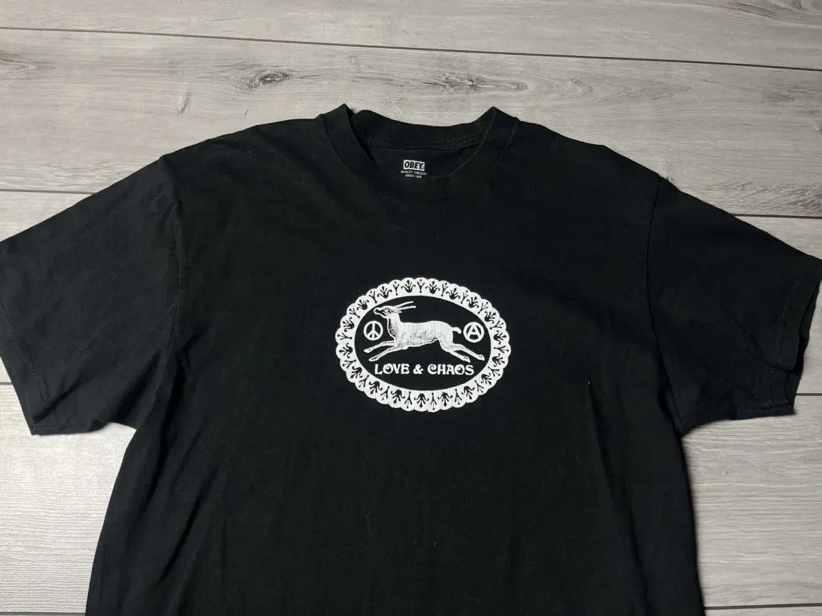 Obey Obey Tshirt love chaos size Large Size US L / EU 52-54 / 3 - 3 Thumbnail