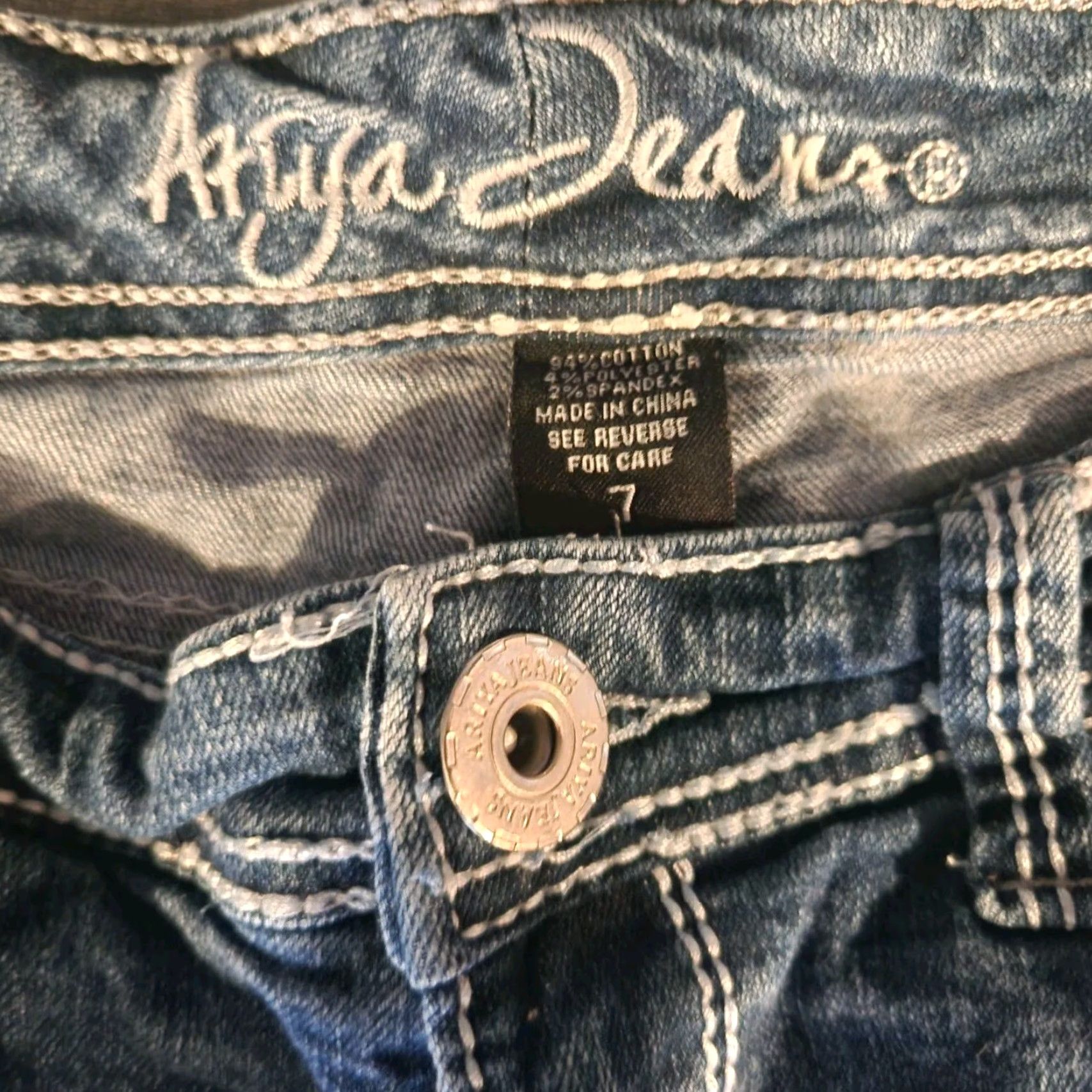 Vintage Ariya Jeans Jeans Tr Release: Woman's Distressed Flair Boot Cut Sz 7 Embroidered Flap Pocket Denim Blue Regular Women Size 28" / US 6 / IT 42 - 5 Thumbnail