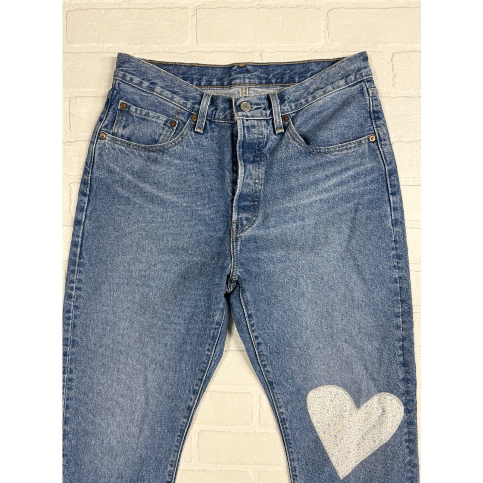 Levi's Levi’s 501 Jeans Womens 30x30 Straight Buttonfly Patch Heart 150th Anniversary Denim Dark Blue Jeans Size 30" / US 8 / IT 44 - 2 Thumbnail