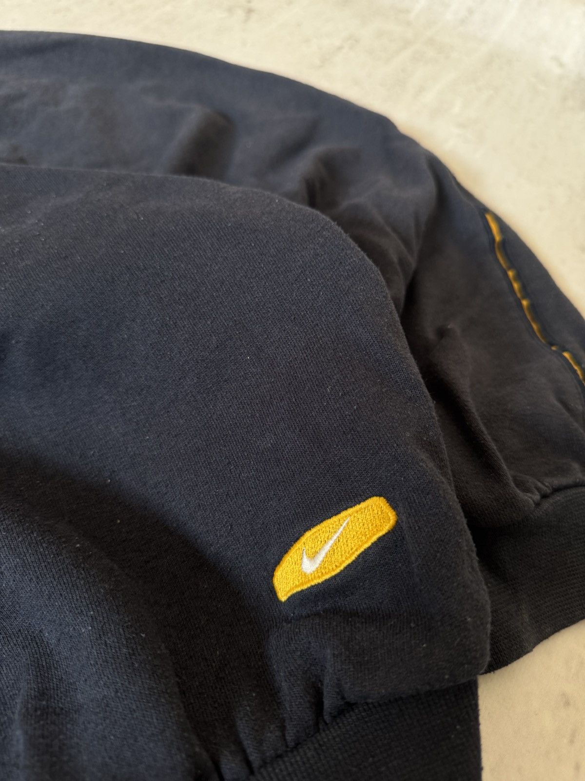 Nike × Vintage NIKE VINTAGE CENTER LOGO OVERSIZE BAGGY FIT SWEATSHIRT Size US XL / EU 56 / 4 - 4 Thumbnail
