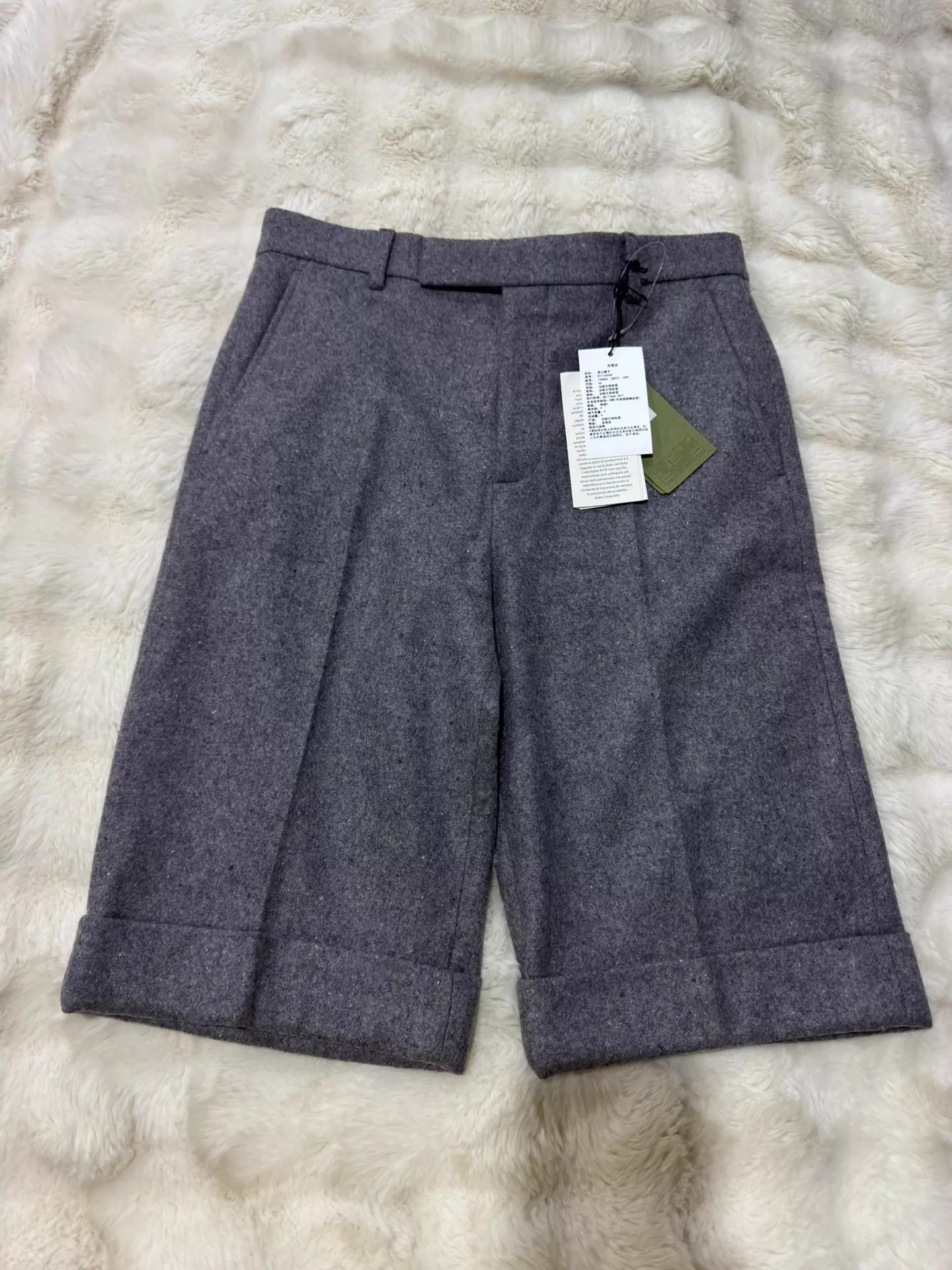 Gucci Gucci Wool-Cashmere Blend Dark Gray Shorts 44 Size US 28 / EU 44 - 1 Thumbnail