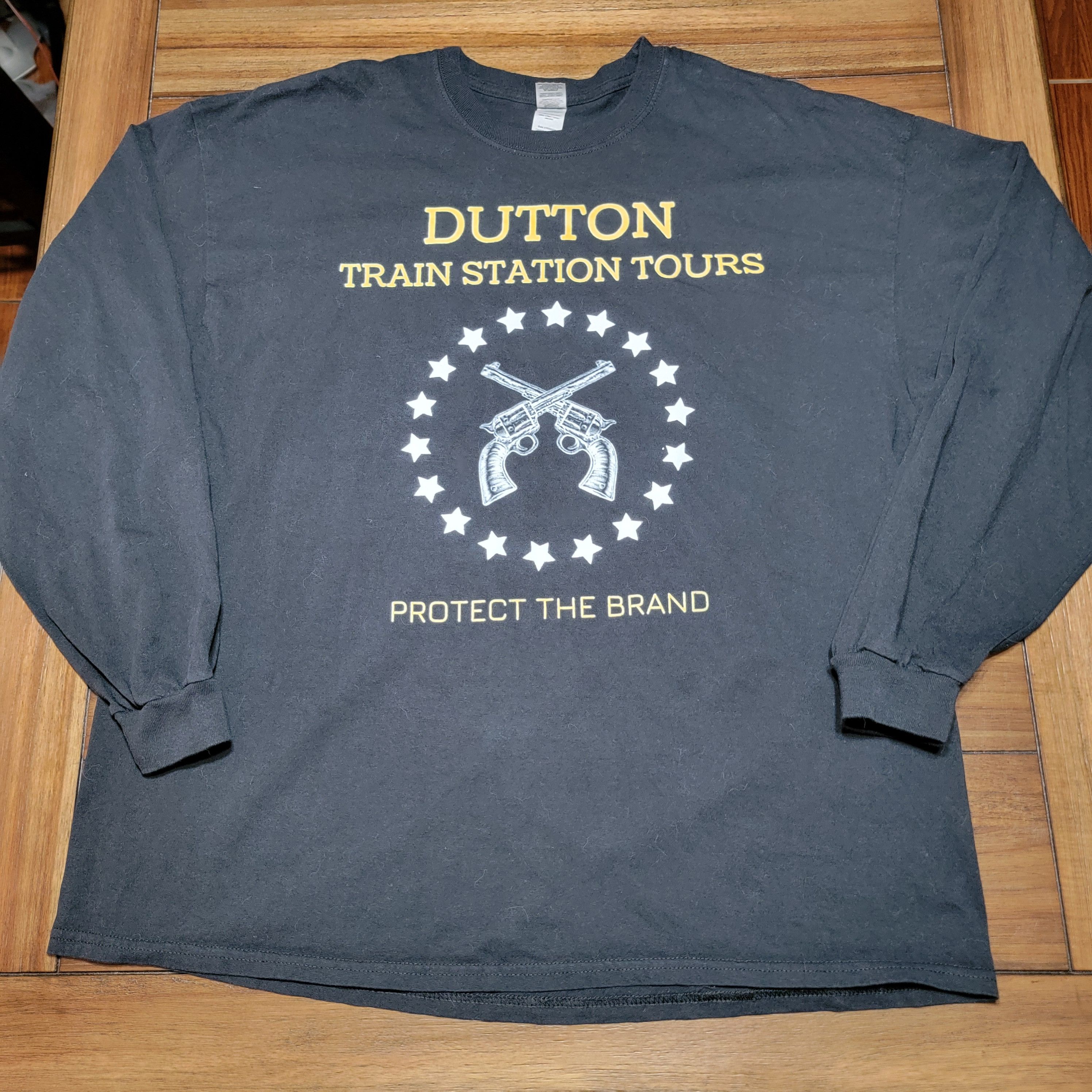 Gildan Gildan LS Unisex Tee "Dutton Train Station Tour" - Size 2XL Size XXL / US 16-18 / IT 52-54 - 1 Thumbnail