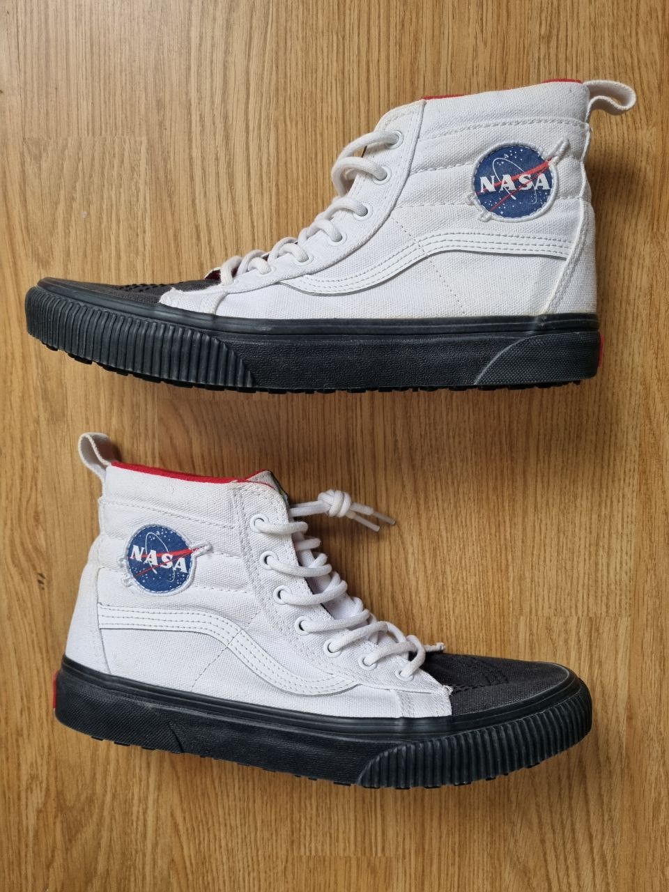 NASA × Vans Vans Sk8-Hi MTE NASA Space Voyager True White Size US 6.5 / EU 39-40 - 2 Thumbnail