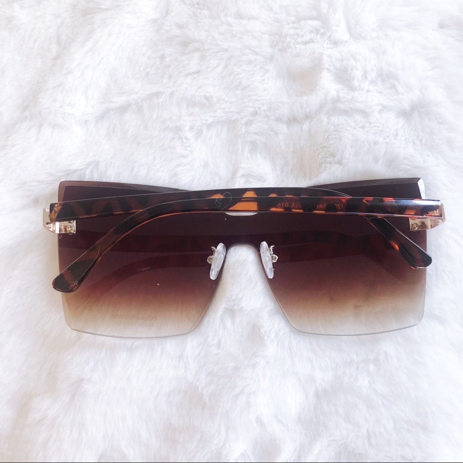 Other Dana Brown Rimless Oversized Cat Eye Sunglasses Size ONE SIZE - 9 Thumbnail