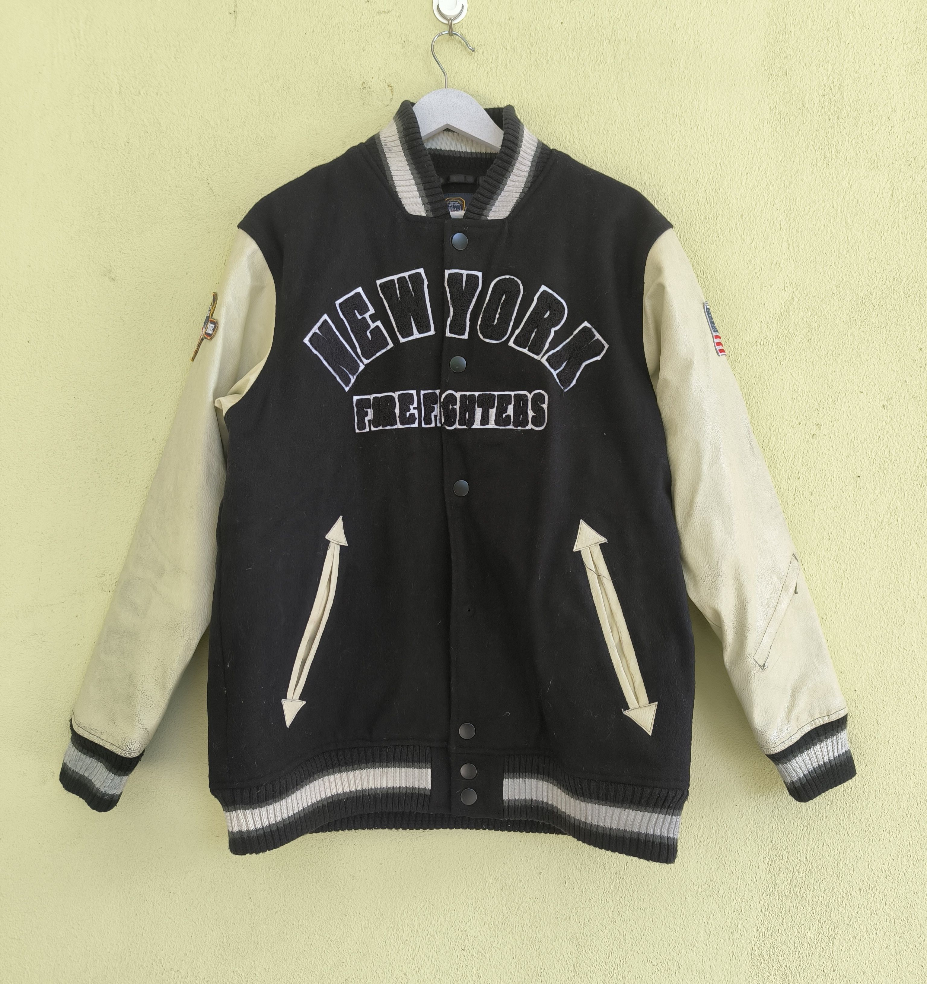 Other FIRE DEPARTMENT CITY OF NEW YORK varsity jacket Size US M / EU 48-50 / 2 - 1 Thumbnail