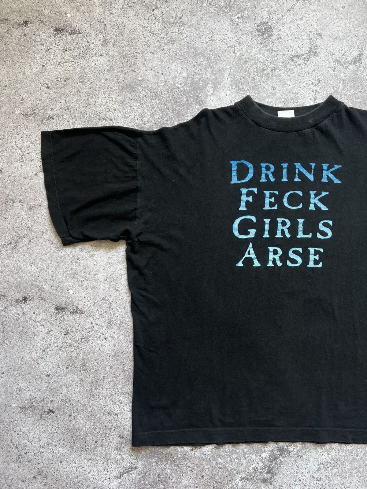 Vintage Vintage 90s Father Ted Drink Feck Girls Arse T-shirt Size US XL / EU 56 / 4 - 2 Thumbnail