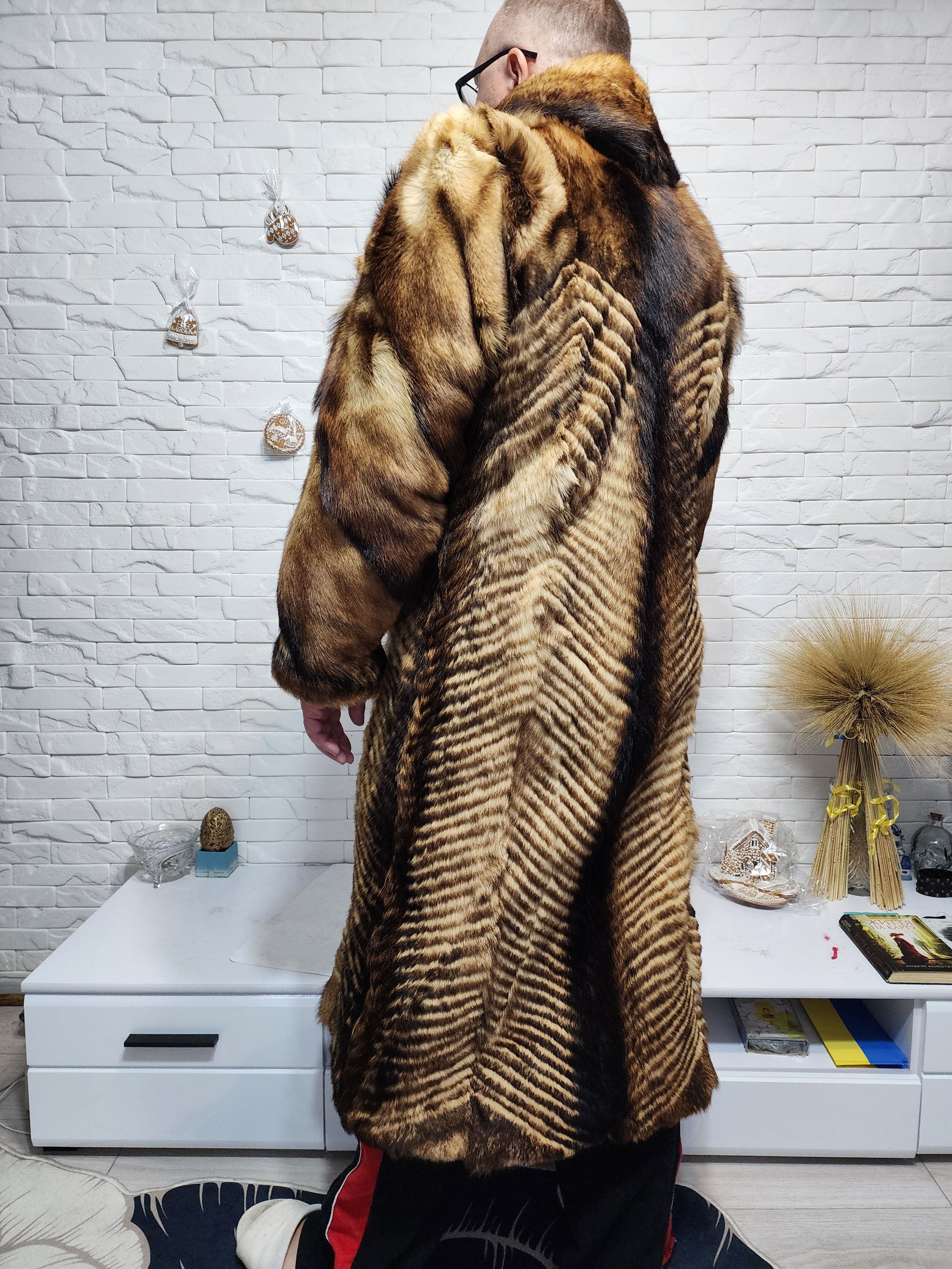 Berghaus Long Brown Fur Coat: Undyed Fur, Metal Snaps Closure Size US L / EU 52-54 / 3 - 5 Thumbnail