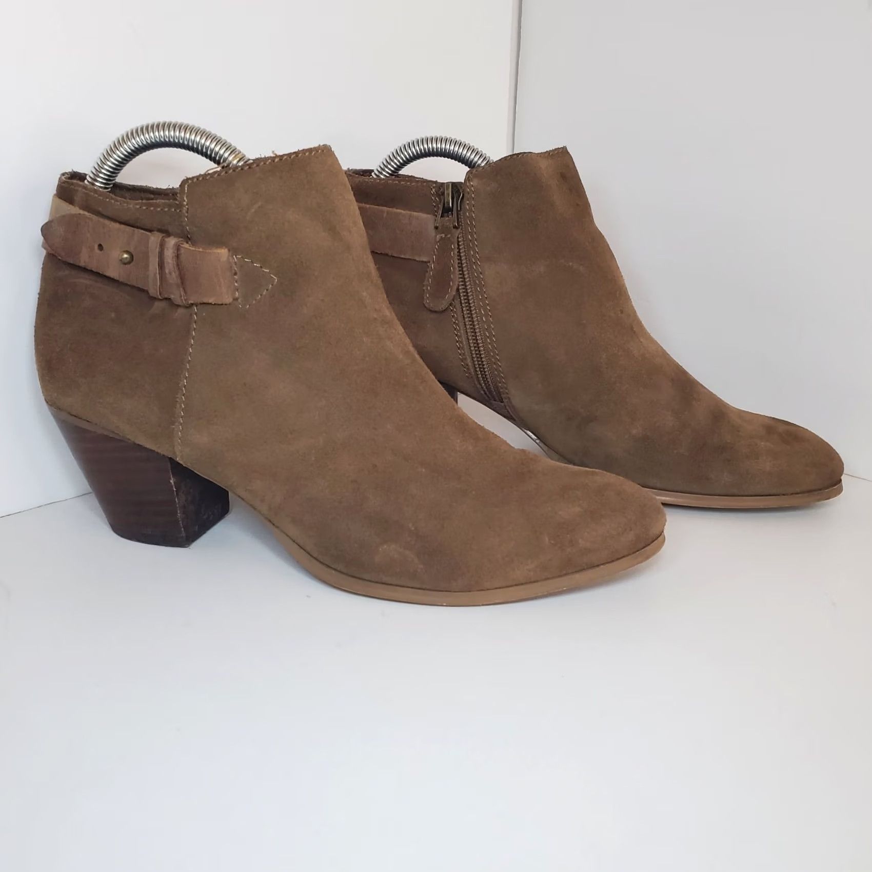 Guess VINTAGE GUESS 90s Y2K Brown Suede Leather Bootie Womens Sz 8.5 Chic City Boho Western Block Heel Buckle Zip Casual Size US 9 / IT 39 - 5 Thumbnail