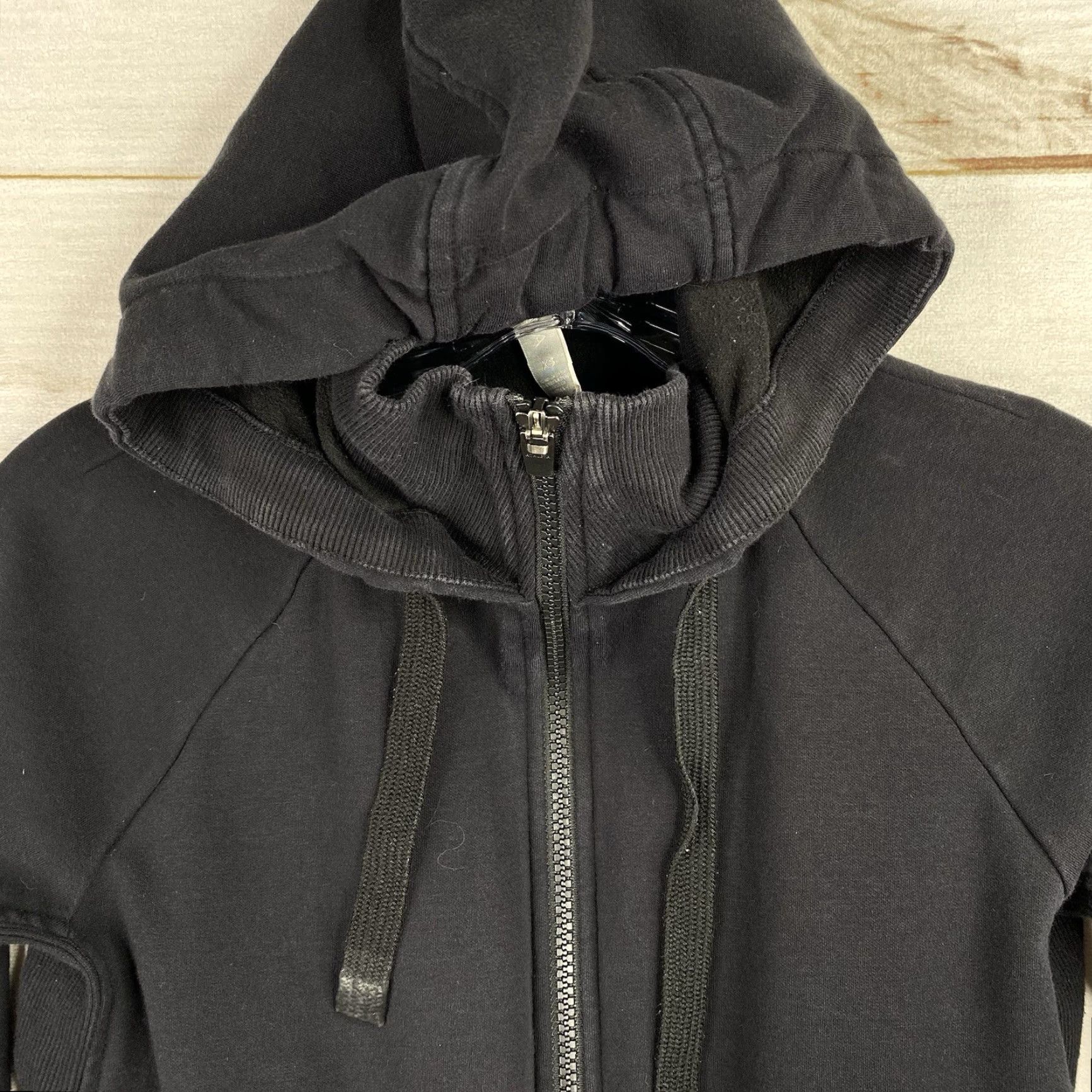 Athleta Athleta Hoodie Women XS Black Full Zip Pockets Thumb Holes Athletic Jacket Size XS / US 0-2 / IT 36-38 - 2 Thumbnail