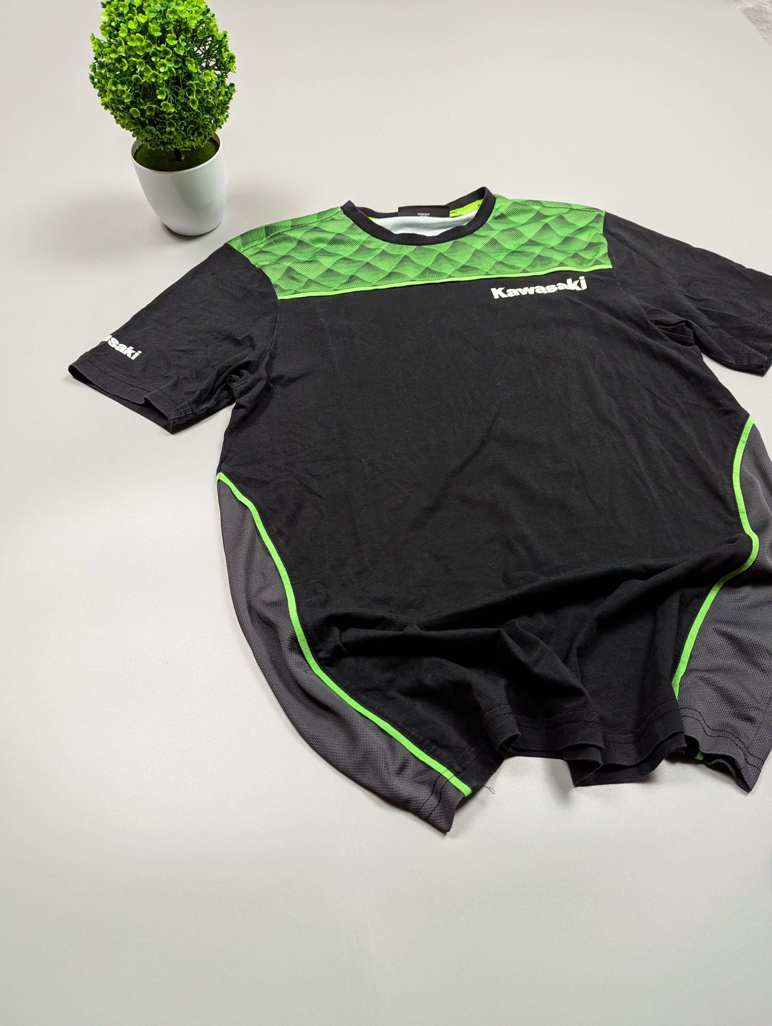 Other KAWASAKI Motor Europe2019 Official Merchandise Mens T-shirt Size US M / EU 48-50 / 2 - 3 Thumbnail