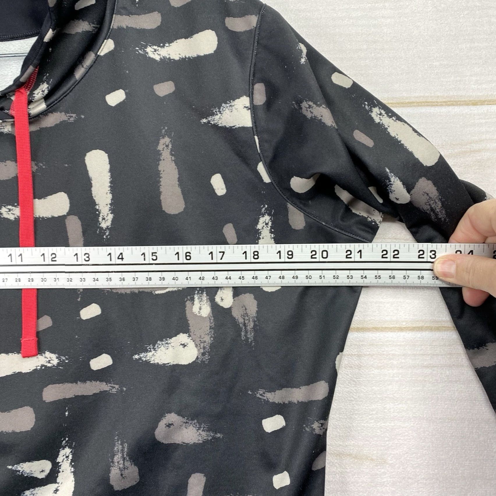 Under Armour Under Armour Womens Hoodie L Black Geometric Print Pink Trim Hooded Pullover Size L / US 10 / IT 46 - 7 Thumbnail