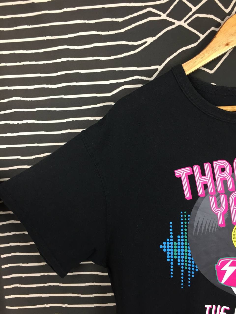 Band Tees The Rampage From Exile Tribe J-Pop Group Throw Ya Fist Tee Size US L / EU 52-54 / 3 - 4 Thumbnail
