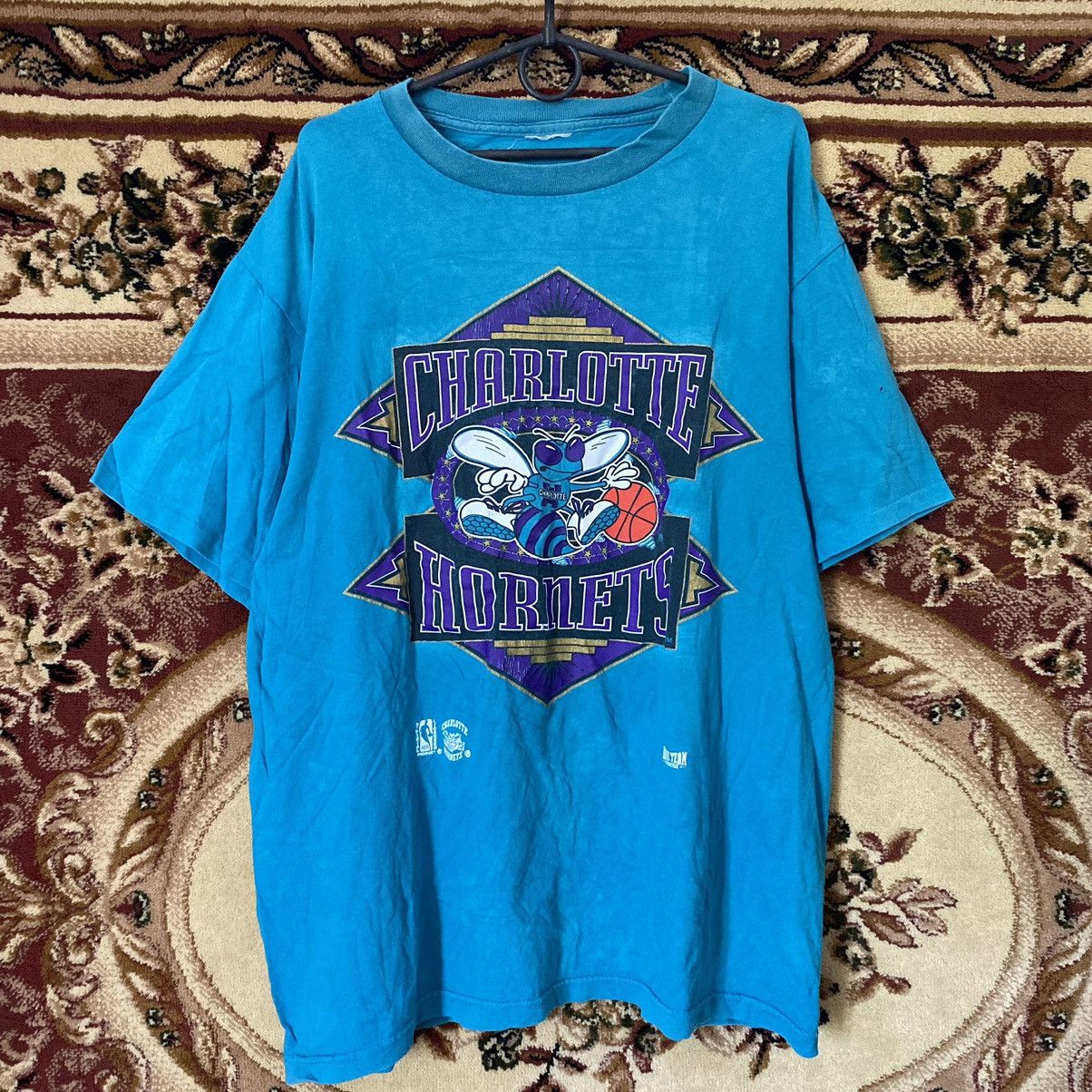 Band Tees × NBA × Vintage Vintage Charlotte Hornets T-Shirt NBA Size US XL / EU 56 / 4 - 1 Thumbnail