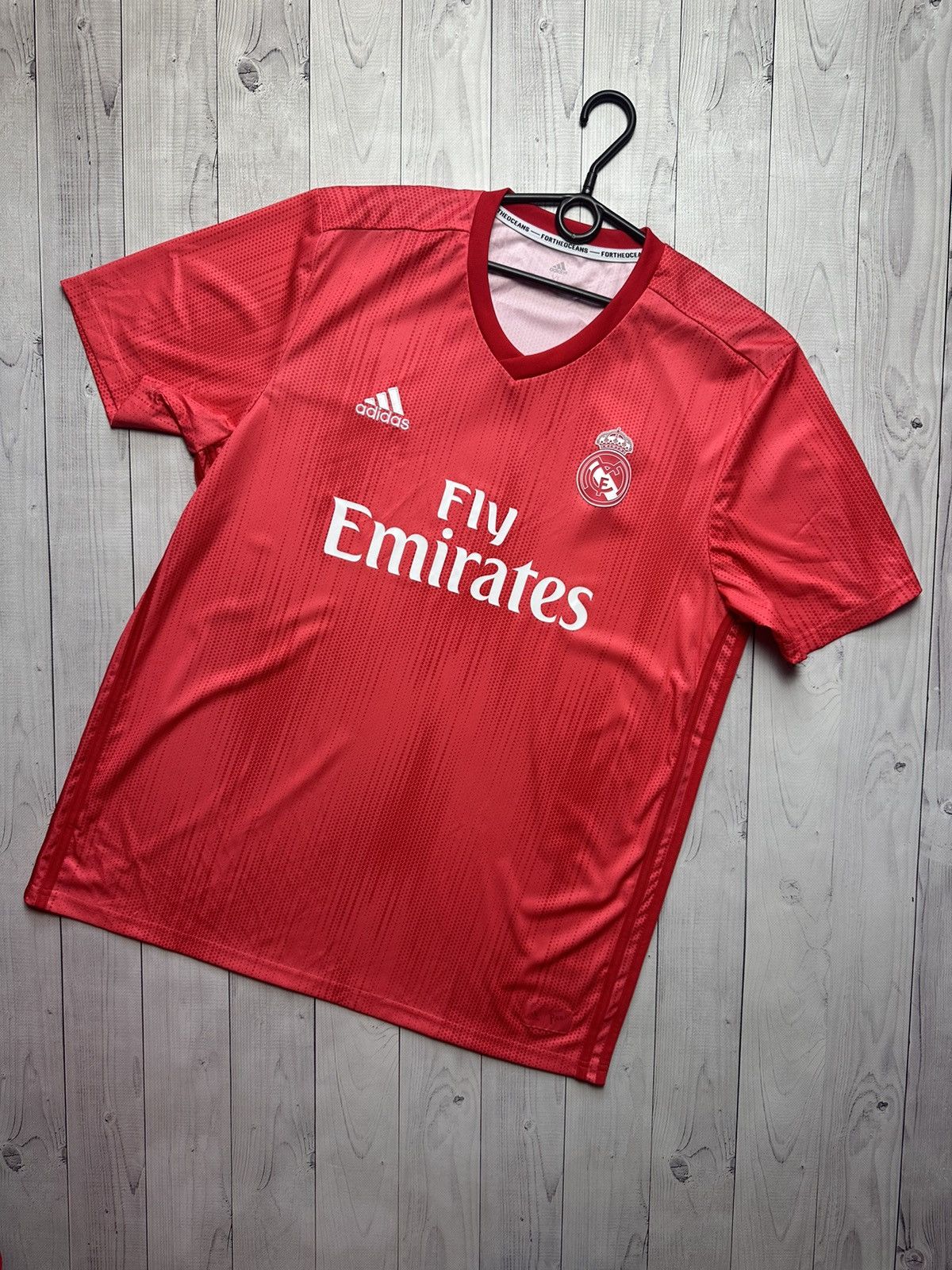 Real Madrid adidas red away soccer jersey rare size Xl