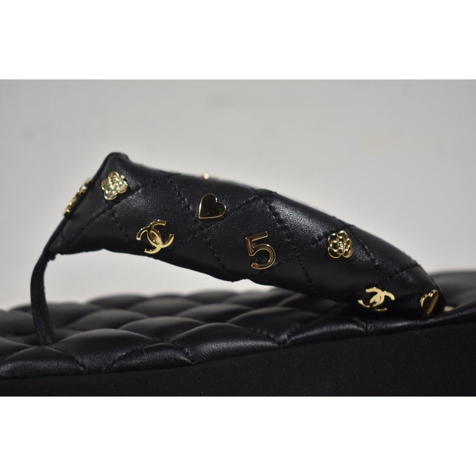 Chanel Chanel 23P Black Quilted Charms Padded Pool Thong Logo Size US 7.5 / IT 37.5 - 10 Thumbnail