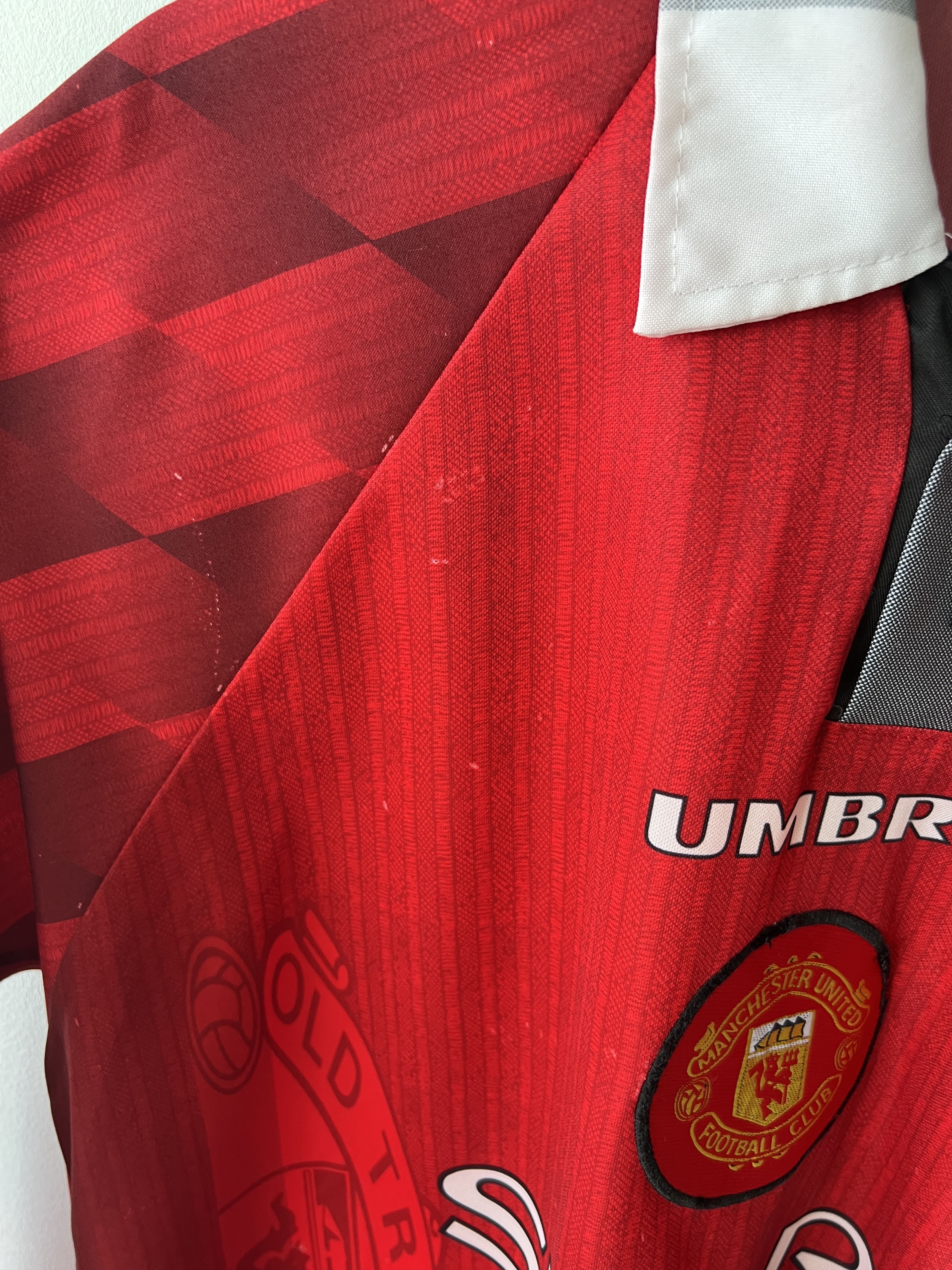 Umbro (L) Manchester United 1996-98 Home Long Sleeve Kit Size US L / EU 52-54 / 3 - 5 Thumbnail