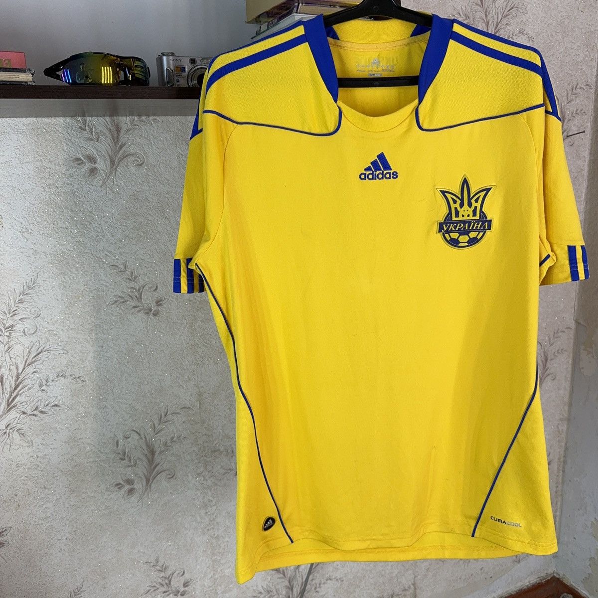 Adidas Adidas Ukraine Jersey 2011-12 Home Football Shirt Soccer L Size US L / EU 52-54 / 3 - 4 Thumbnail
