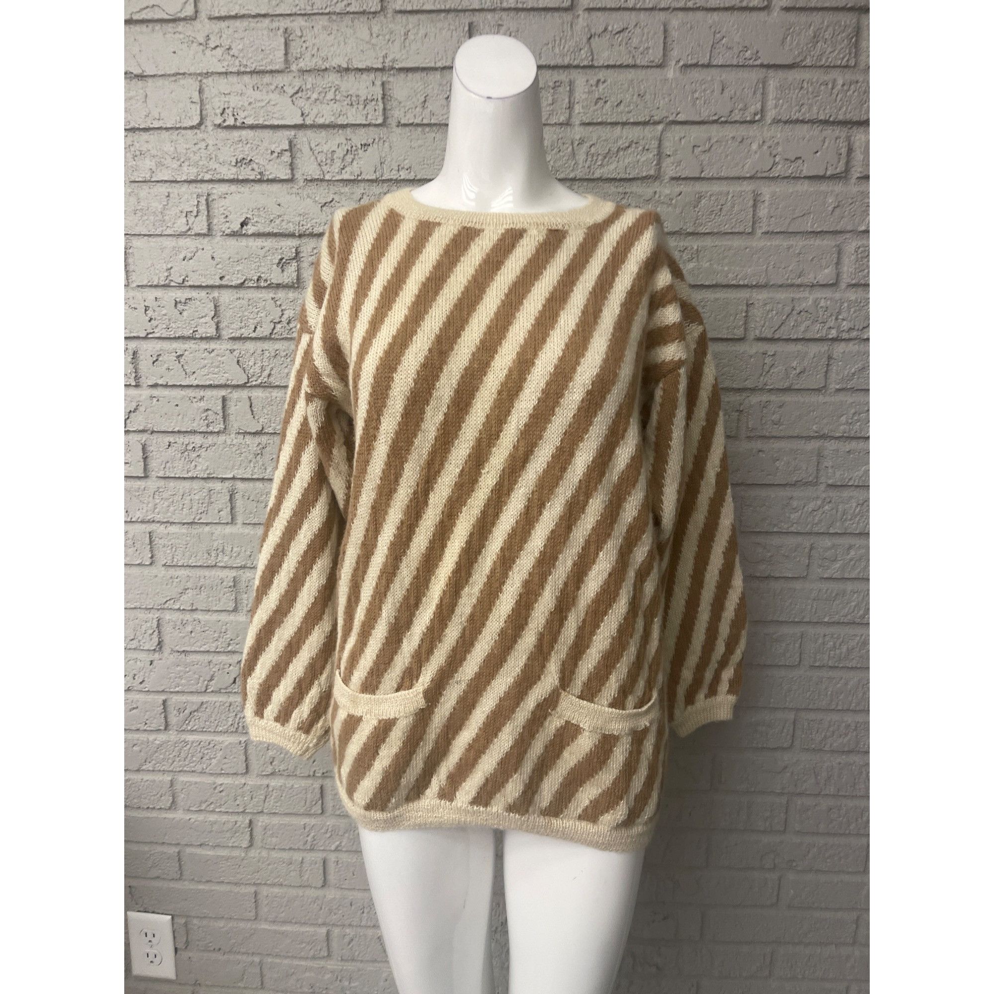 VTG Geoffrey Beene Tan / Cream Striped Alpaca Sweater Size S
