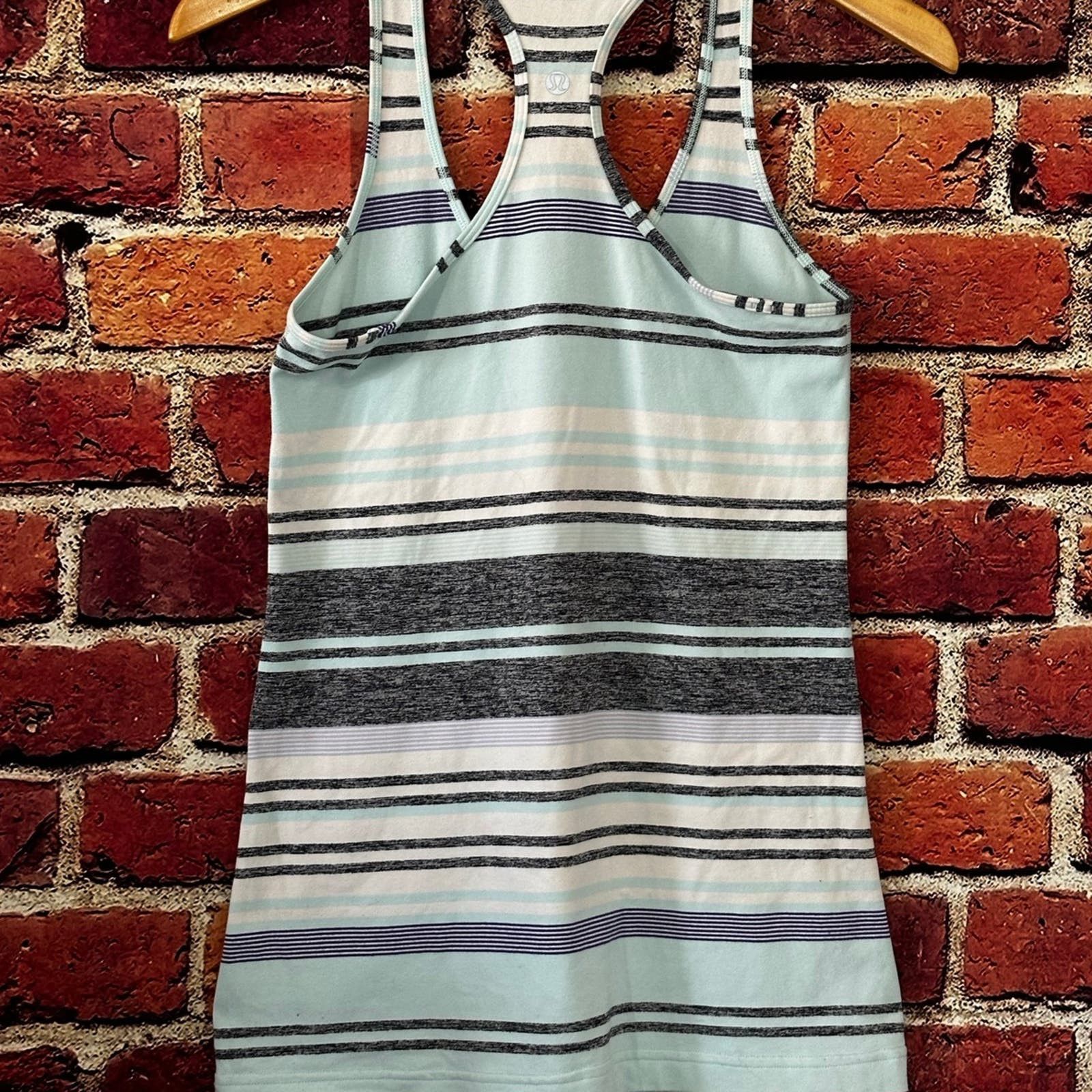 Lululemon Lululemon tank top size 8 Size M / US 6-8 / IT 42-44 - 3 Thumbnail