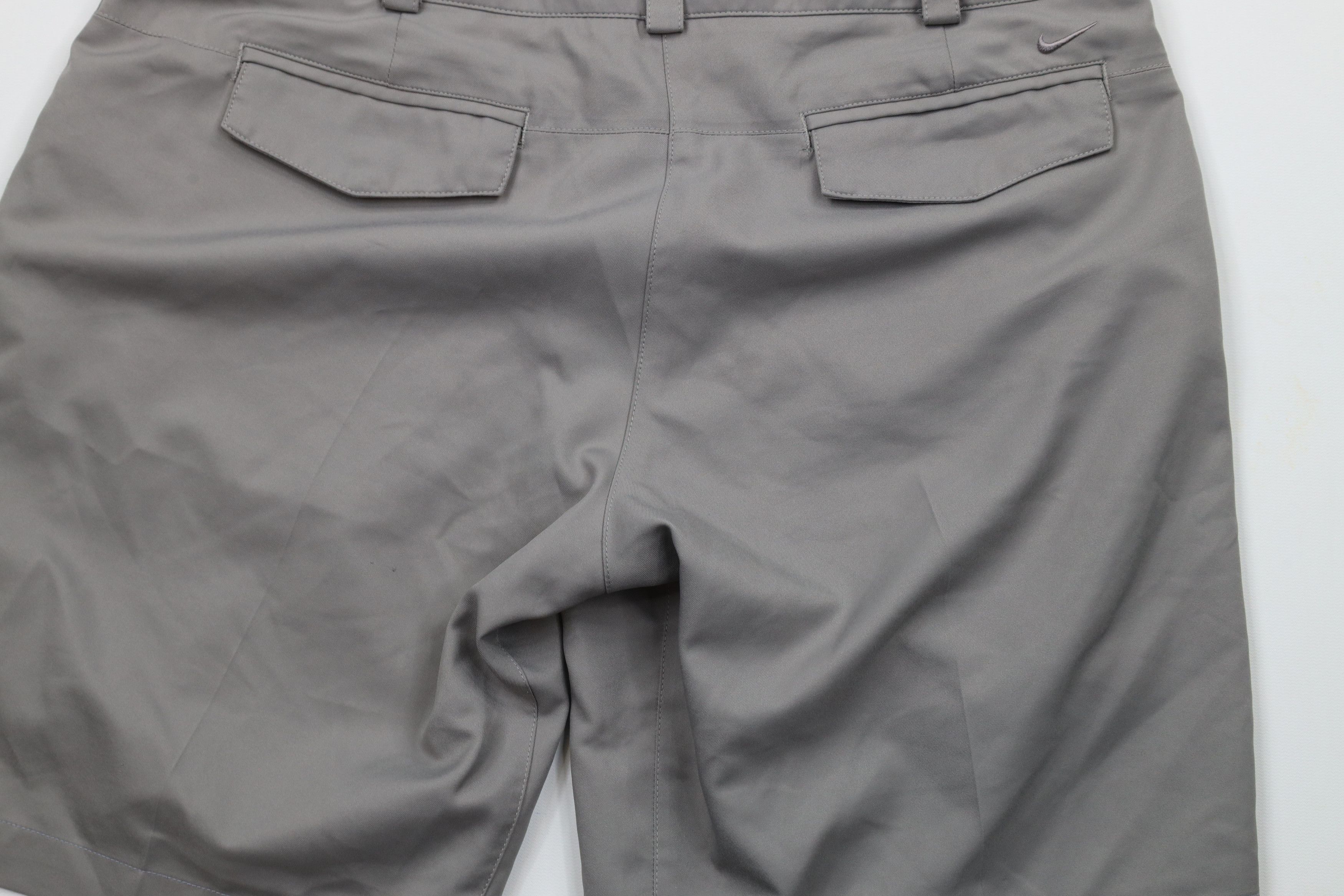 Nike × Vintage Nike Golf Tour Performance Flat Front Tech Chino Shorts Gray Size 32" / US 10 / IT 46 - 12 Thumbnail