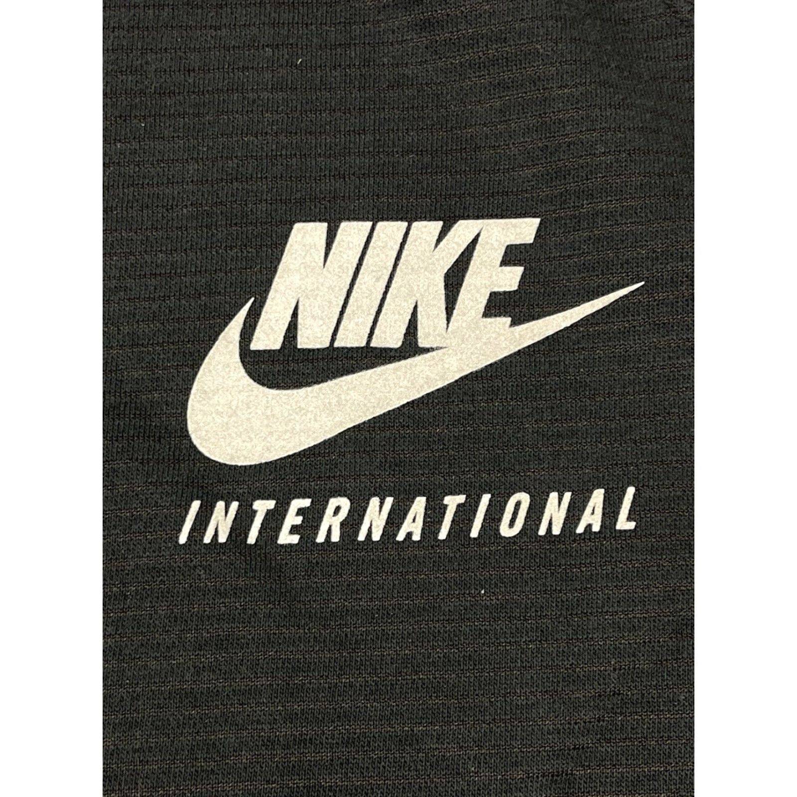 Nike Nike Mens Sweatshirt Crewneck Reflective Swoosh Jacket Running International Size US XL / EU 56 / 4 - 3 Thumbnail