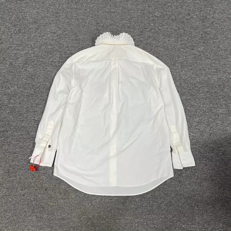 Louis Vuitton Louis Vuitton Lace Collar Shirt 2505-Nextarrow Size XS / US 0-2 / IT 36-38 - 2 Thumbnail