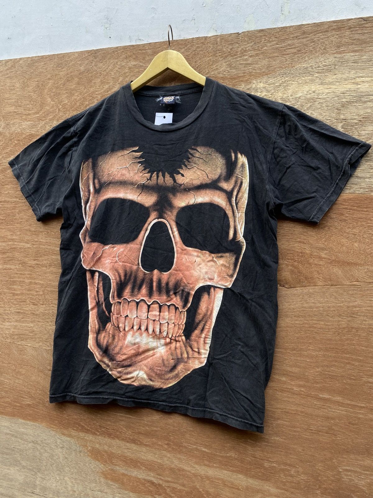 Band Tees 2000s y2k vtg skull & backbone printed tshirt by title shop Size US L / EU 52-54 / 3 - 3 Thumbnail