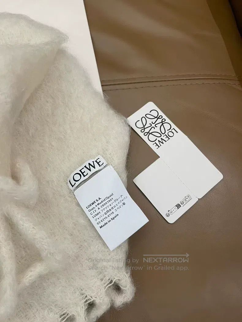 Loewe Loewe Cashmere and Wool Beige Wrap Scarf Size ONE SIZE - 3 Thumbnail