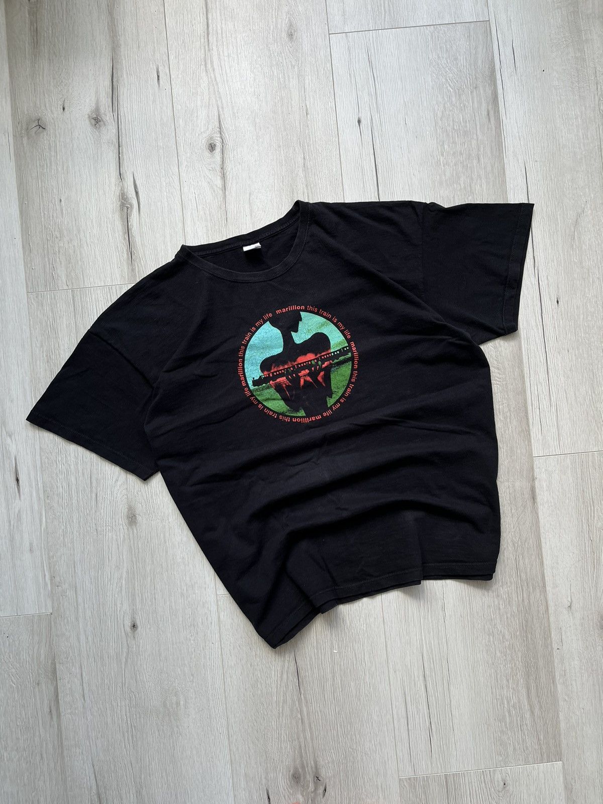 Band Tees × Vintage Marillion “This Train is My Life” Tour Vintage 00s T-Shirt Size US XXL / EU 58 / 5 - 1 Thumbnail