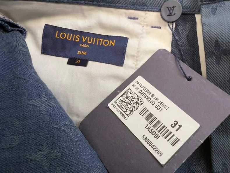 Louis Vuitton Louis Vuitton Blue presbyopic full Logo jeans Size US 31 - 7 Thumbnail