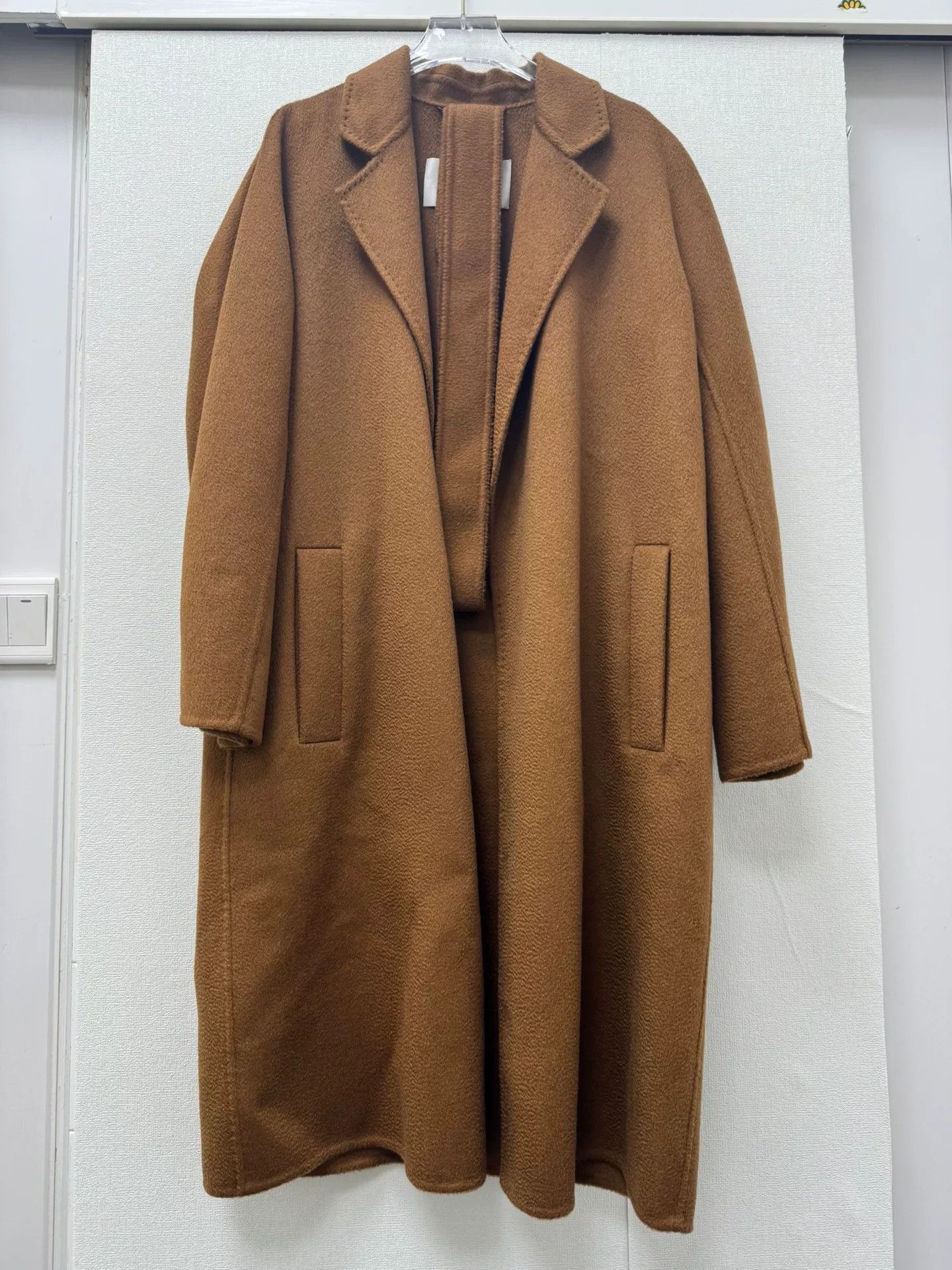 Max Mara Maxmara Camel Cashmere Coat Size US M / EU 48-50 / 2 - 1 Thumbnail