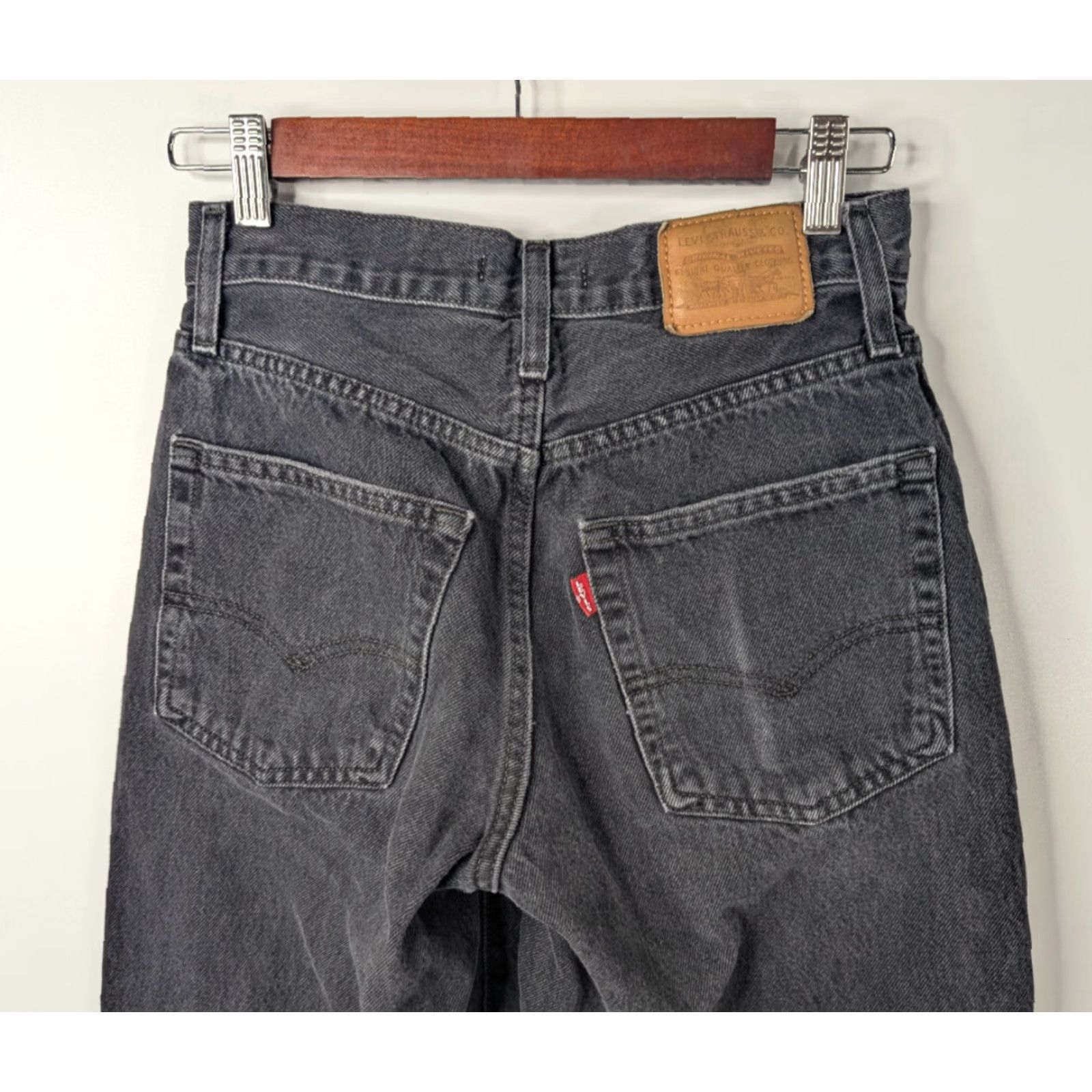 Levi's VINTAGE Levi's Jeans Relaxed Baggy Dad 25 Black Denim Distressed 90s Grunge Womens Jeans Levi's Baggy Dad Style Distressed Rip Mid Rise Cotton Denim Size 42" / US 20 - 5 Thumbnail