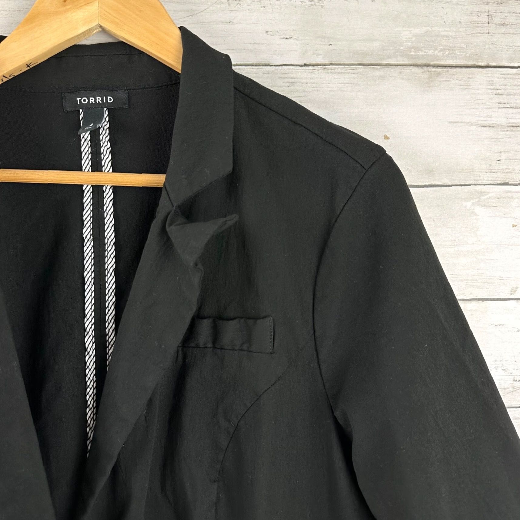 Torrid Torrid Stretch Blazer Womens Size 4 Black 3/4 Sleeve Button Closure Studio Lexington Millennium Classic Designer Convenience Stretch Jacket Size S / US 4 / IT 40 - 4 Thumbnail
