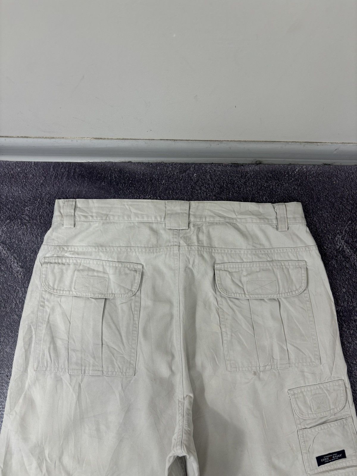 Eddie Bauer Vintage Eddie Bauer Legend Beige Utility Field Cargo Shorts Size US 34 / EU 50 - 18 Thumbnail