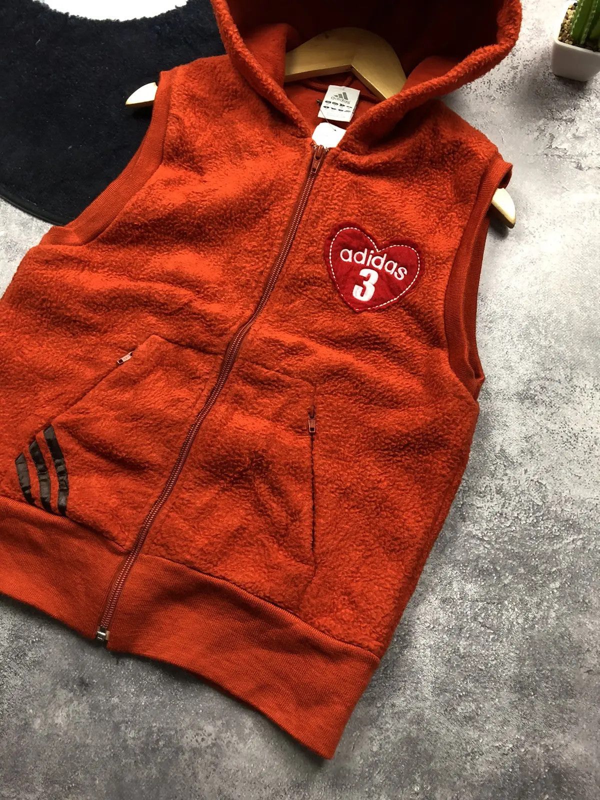 Adidas ADIDAS Vintage Fleece Big Heart 3 Logo Vest Tank Top Street Size S / US 4 / IT 40 - 2 Thumbnail