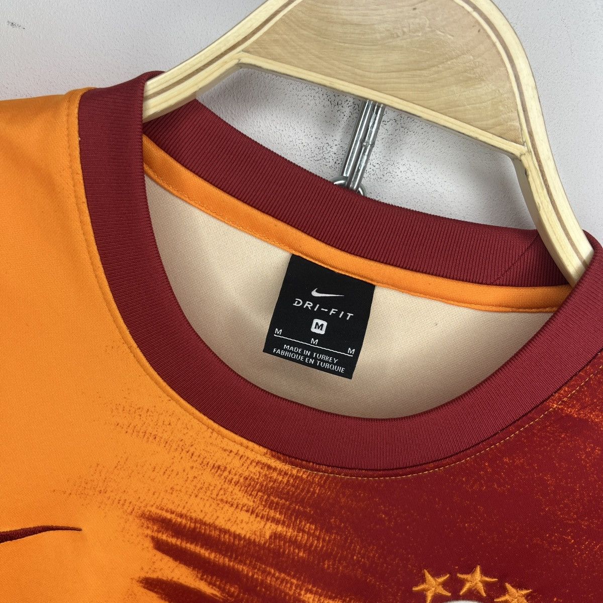 Nike GALATASARAY HOME FOOTBALL SHIRT SOCCER JERSEY NIKE Size US M / EU 48-50 / 2 - 5 Thumbnail