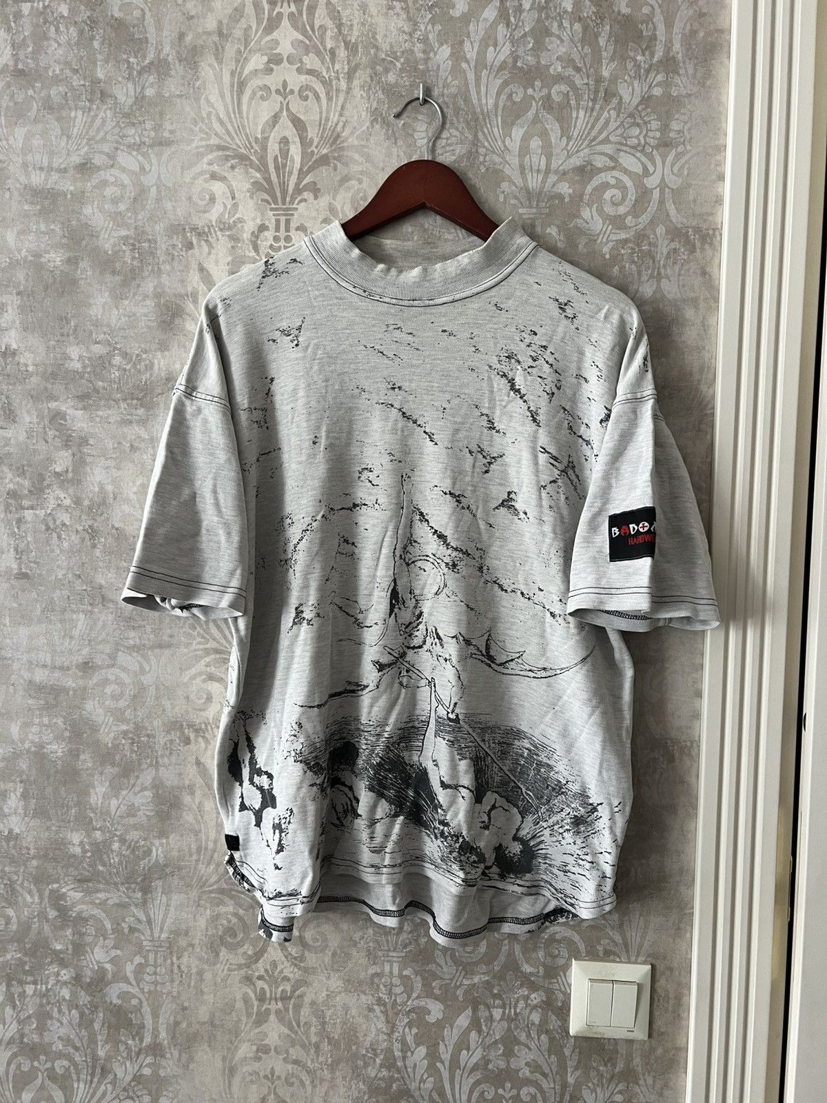 Vintage Vintage Y2K Bad+Mad Hardware Oversized Tee – Gothic Graphic Size US L / EU 52-54 / 3 - 1 Thumbnail