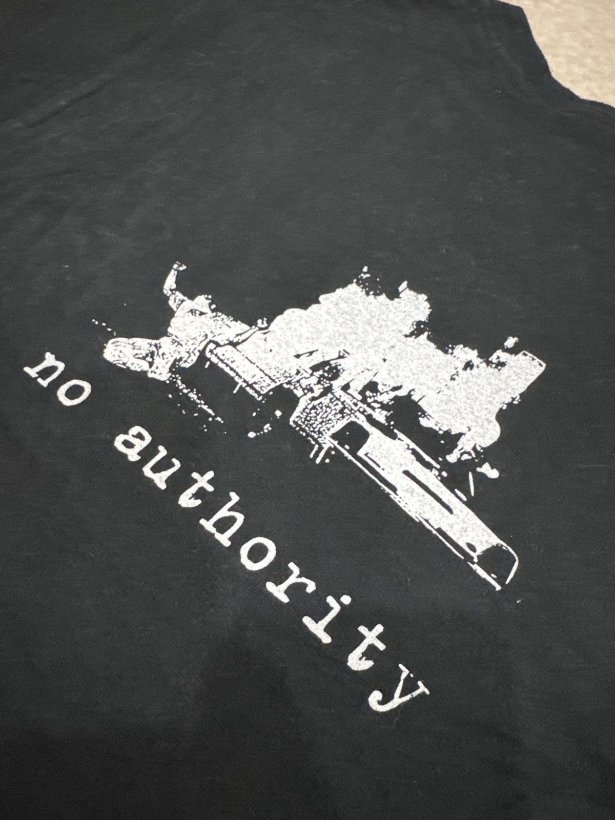 Vintage FACE TO FACE - NO AUTHORITY 1992 TOUR SHIRT Size US M / EU 48-50 / 2 - 11 Thumbnail